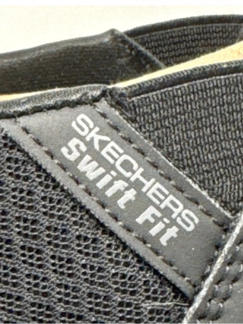 Skechers Hands Free Slip-Ins Swift Fit Black Loafer Shoes Size 13 NWT